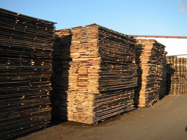 Stacked timber air drying 2